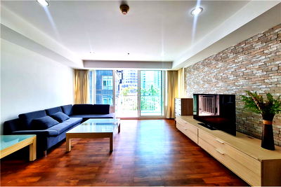 Condos for rent Bangkok : [920071001-12407] For Rent 2+1 bedrooms, High floor. at Baan Siri 24