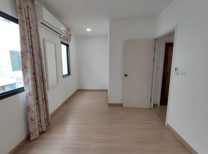 4-bed townhouse for sale, 130 sqm, 18.5 sq wah, J Grand Sathorn - Kalapapruek