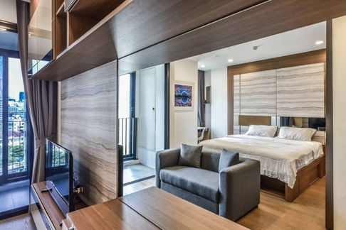 Condo for rent  :ASHTON Chula-Silom  ( MRT Samyan ) MK-02  line @livingbkk