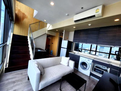 คอนโดให้เช่า : 🌳🌳For rent  Whizdom Avenue Ratchada-Ladprao, corner room 🌳 ห้องสวย พร้อมอยู่ แต่งสวย จัดเต็ม มีหลายห้องให้เลือกชม ID LINE : @190evxgl