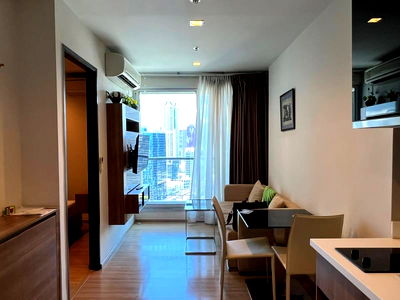 เช่าคอนโด BTS สะพานตากสิน : Rhythm Sathorn - 1bed 35sqm. 26Fl. 20,000 Ready to move in 