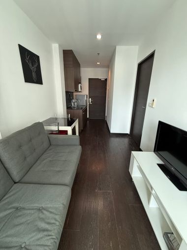 สำหรับเช่า 1 ห้องนอน 1 ห้องน้ำ 40 ตารางเมตร เฟอร์นิเจอร์ครบ พร้อมเข้าอยู่ ราคาดีที่สุดในโครงการ