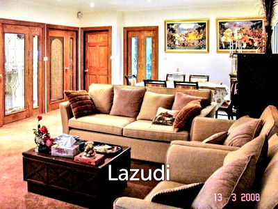 Condos for sale Bangkok Patana School  : 3 Bed 3 Bath  240 SQ.M  Country Complex