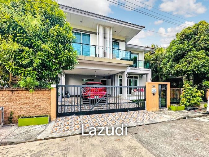 3 Bed 3 Bath 244 SQ.M The Plant Pattanakan