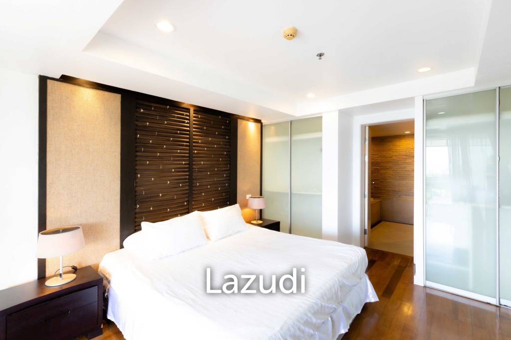 Large Seaview Condo In Peaceful Location - image 4