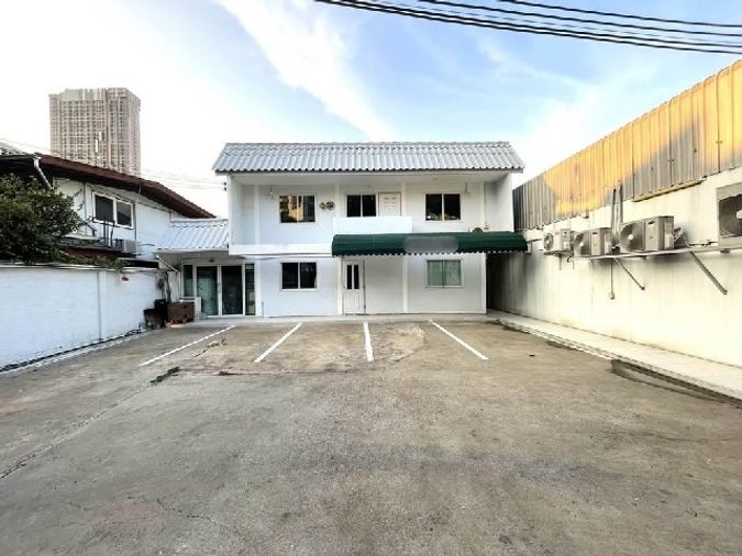 BTS Thonglor 900m. For rent-sale 2-storey Cloud Kitchen 400sq.m. 100sq.wa. 5 bed 5 bath Bangkok Prep