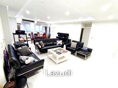 Condos for sale Tesco Lotus Pattanakarn : 3 Bedroom 4 Bathroom 193 SQ.M Flora Ville