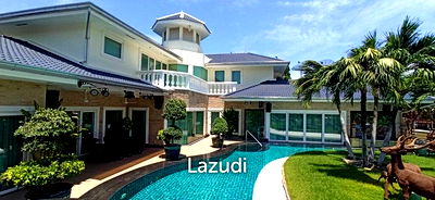 บ้านเดี่ยว ชลบุรี : พูลวิลล่าที่ไม่เหมือนใครพร้อมท่าจอดเรือส่วนตัว