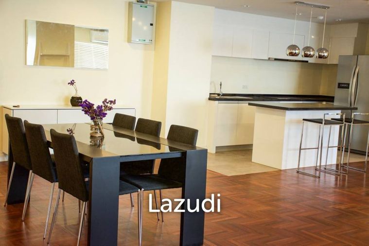 2-bed condo for sale, 144 sqm, Silom Condominium