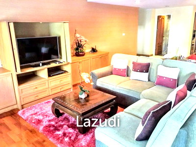 ขายคอนโด : 3 Bedroom 2 Bathroom 180 SQ.M Las Colinas