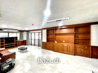 ขายคอนโด : 3 Bedrooms 3 Bathrooms 211 SQ.M Ruamjai Heights