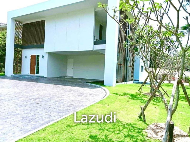 Houses for sale : 4 Bed 5 Bath 500 SQ.M Baan Talay Pattaya Phase 2