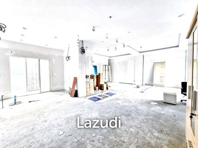 Condos for sale Chaturathit Road : 3 Bed 3 Bath 213.88 Sqm Condo For Sale