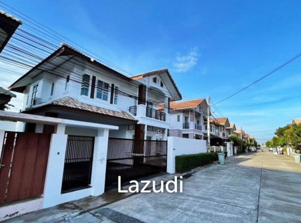 3 Bedrooms 3 Bathrooms 300 SQ.M Sirisa 12
