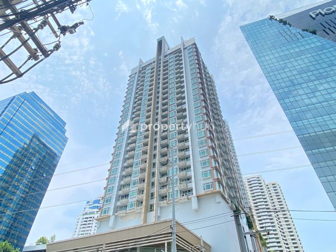 Circle Condominium