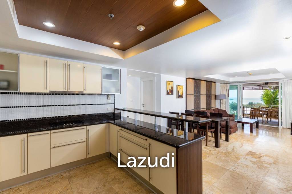 Large Seaview Condo In Peaceful Location