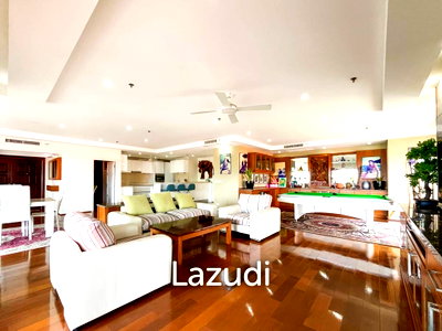 ขายคอนโด : 2 Beds 4 Baths 253.35 SQ.M. Baan Haad U Thong