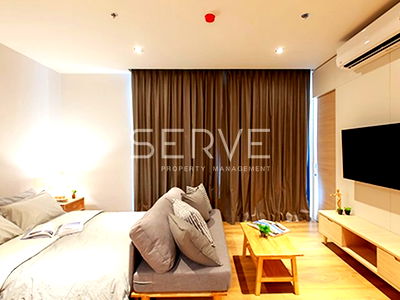 Condos for rent Khlong Toei : Hot Price 20K🔥 Studio with Partition High Fl. 15+ Good View and Good Location BTS Phrom Phong at Park 24 or Park Origin Phrom Phong Condo / For Rent
