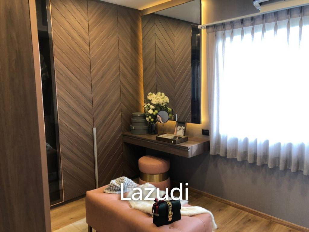 รูป Luxurious Townhouse in SHO Phatthanakarn 32, Bangkok - รูปที่ 8/10