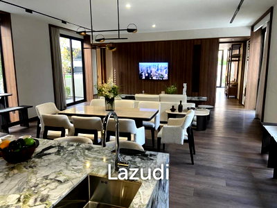 ขายคอนโด : 2 Bedroom 2 Bathroom 117.37 SQ.M. ROMM Convent