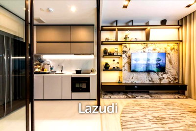 Condos for sale Chaturathit Road : 2 Bed 2 Bath 70.41 SQ.M. The Room Phayathai