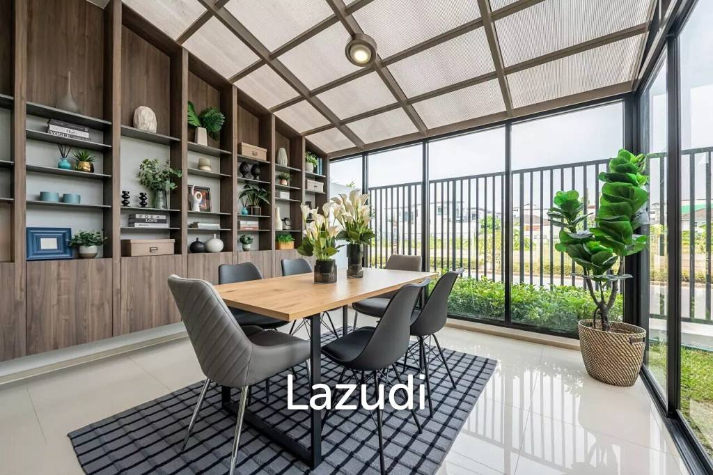 รูป Luxurious Townhouse in SHO Phatthanakarn 32, Bangkok - รูปที่ 10/10