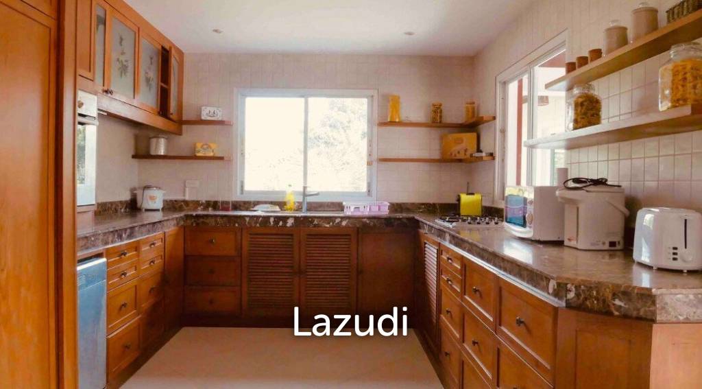 picture 3 and a Half Rai | Land Plot with 2 Villas in Mabprachan - 4/7