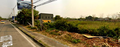 Land for sale Ruamchok Mall : Land for Sale 14 Rai! Prime Location Next to OIC Chiang Mai Office The land is adjacent to a major road and opposite the Government Center Ring Road.