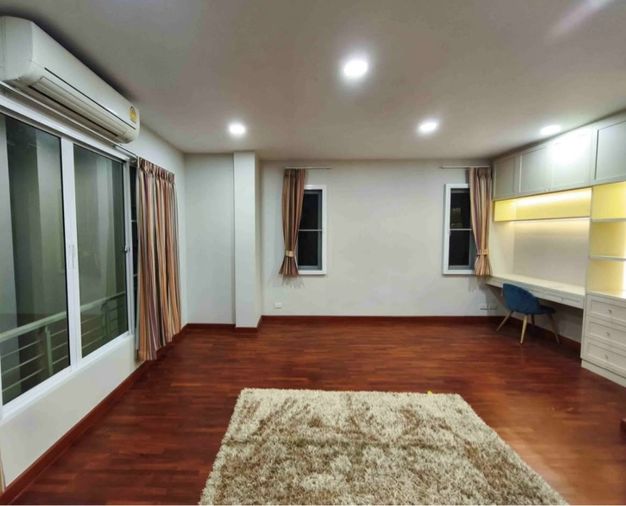 ให้เช่าบ้านเดี่ยว 3 ห้องนอน 370 ตร.ม. 74 ตร.ว. บ้านกลางกรุง เดอะ นีซ รัชวิภา