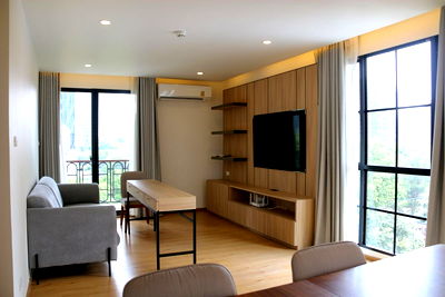 คอนโดให้เช่า : +++ เช่าด่วน +++ Na Vara Residence** 2 ห้องนอน 3 ห้องน้ำ 130 ตร.ม. แต่งครบพร้อมอยู่!!