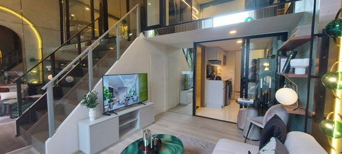 ขายดาวน์ **ต่ำกว่าราคาทุน-ต่อรองได้** คอนโดหรู โซ ออริจิ้น Wellness Siriraj ห้อง DUO SPACE ( 2 ชั้น) ติดถนนพรานนก ใกล้รถไฟฟ้า  80 ม. ใกล้ รพ.ศิริราช 