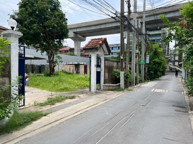 ✨✨✨ทำเลทอง🚩บ้านบน + ที่ดินแปลงใหญ่ สี่เหลี่ยมสวย เกือบ 1 ไร่ 🚅500 ม. MRT บางซ่อน