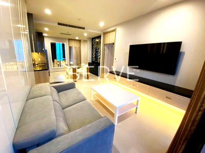 คอนโดให้เช่า : Corner Unit 2 Beds Super High Fl. 45+ Nice View and Perfect Location Connenct to BTS Phloen Chit-Noble Ploenchit