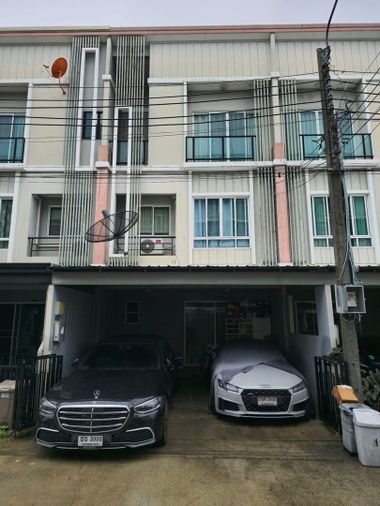 3-bed townhouse for rent, 20 sq wah, Patio Phatthanakan 38