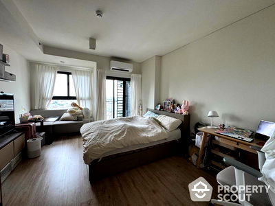 Condos for sale BTS Krung Thon Buri : 1-BR Condo at Ideo Sathorn-Wongwian Yai near BTS Wongwian Yai (ID 1936333)
