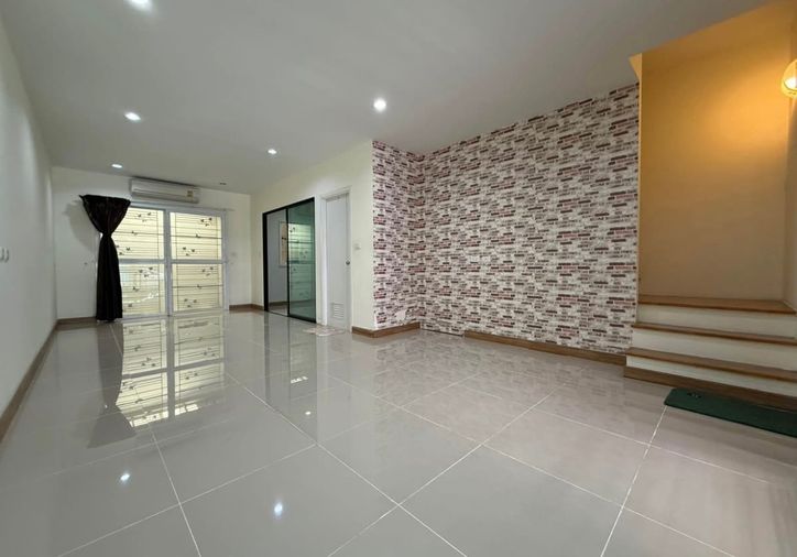3-bed townhouse for rent, 165 sqm, Villette City Pattanakarn