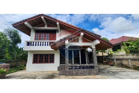 "Dream Home in Donsrieham: Spacious & Serene"