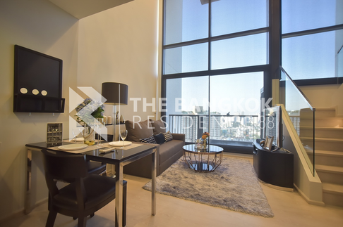 Luxuriously Elevated Unit RHYTHM Sukhumvit 44/1 near BTS Phra Khanong