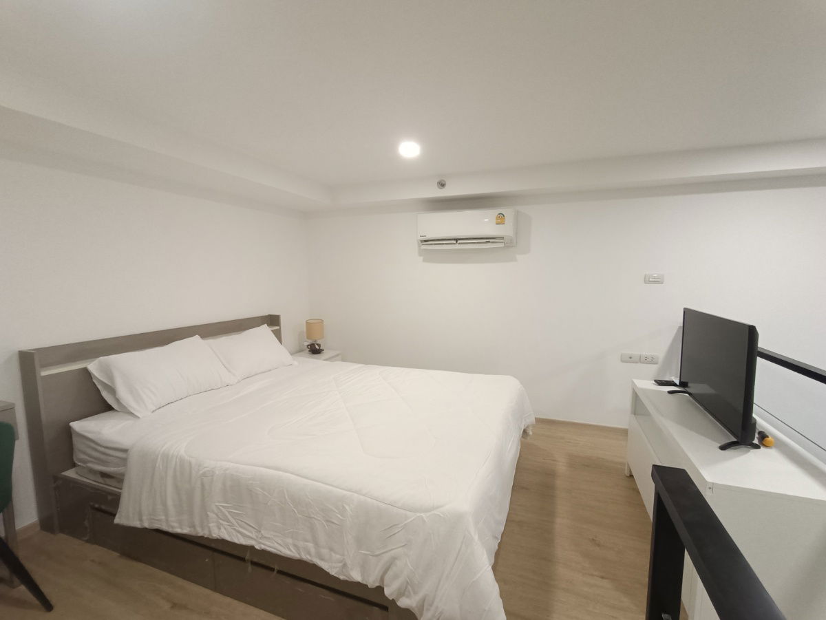 picture [For Rent] For Rent! The Rich Rama 9 - Srinakarin Condo Duplex Unit with High Ceiling, City View, Near ARL Hua Mak - 18/19