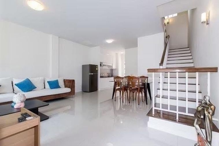 ให้เช่าทาวน์โฮม 3 ห้องนอน 250 ตร.ม. 25 ตร.ว. การ์เด้นสแควร์ สุขุมวิท 77
