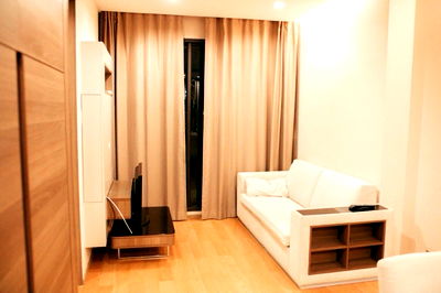 Condos for rent Shrewsbury International School : The Address Sathorn | BTS St. Louis