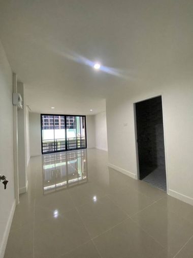 4-bed townhouse for sale, 180 sqm, 18 sq wah, Bang Phlat