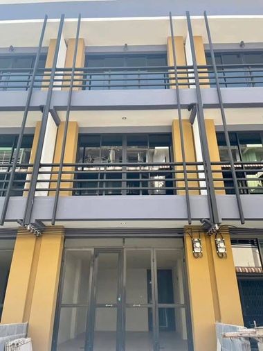 ขายทาวน์โฮม 4 ห้องนอน 180 ตร.ม. 18 ตร.ว. เขตบางพลัด