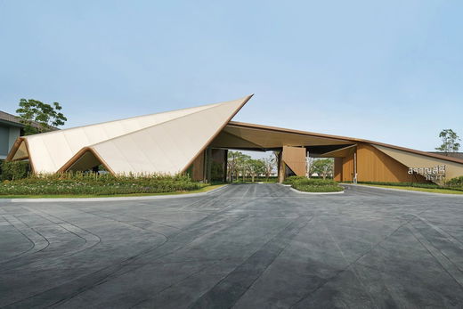 รูป SARANSIRI Srivaree - รูปที่ 2/13