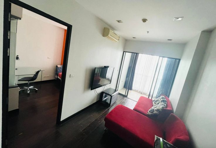 for rent Ideo Q Phayathai . 1bed 41sq.m. Line id: @pfagent