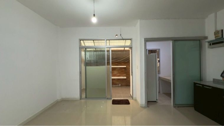ให้เช่าทาวน์โฮม 3 ห้องนอน 261 ตร.ม. 26 ตร.ว. บ้านกลางเมือง เดอะรอยัล โมนาโค ศรีนครินทร์ - พัฒนาการ