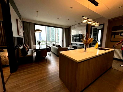 Condos for rent Assumption Convent Silom School : LTH12526 - RHYTHM Charoenkrung Pavillion Condo FOR RENT Size 136 sqm. 3 beds 3 baths Near BTS Saphan Taksin Station ONLY 145K/Month