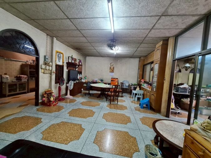 6-bed townhouse for sale, 700 sqm, 62 sq wah, Khlong Toei