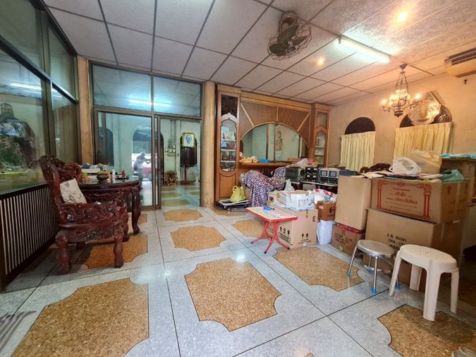 6-bed townhouse for sale, 700 sqm, 62 sq wah, Khlong Toei