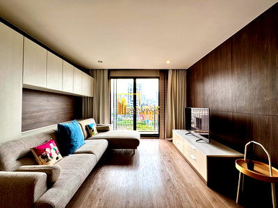 คอนโดให้เช่า : Noble Above - Modern 1 Bed Condo For Rent in Phloen Chit - BR15624CD